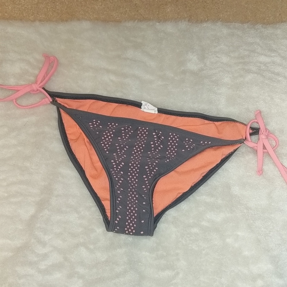 Bikini bottoms